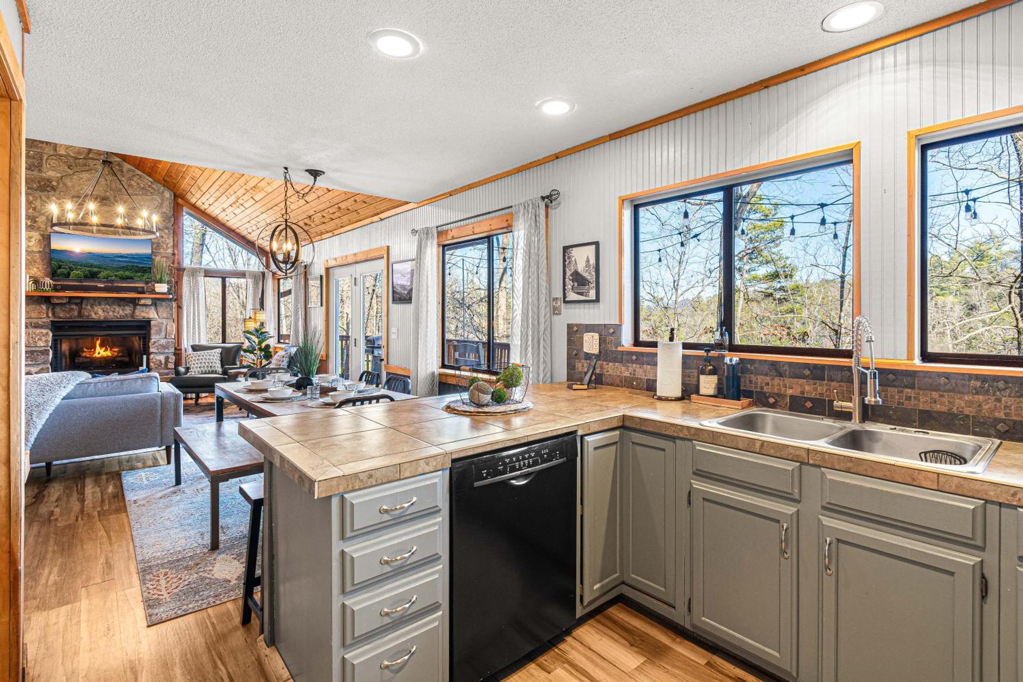 The Family Stone Luxe Cabin Sleeps 12 Hot Tub Dogfriendly Dollywood Pigeon Forge Buitenkant foto
